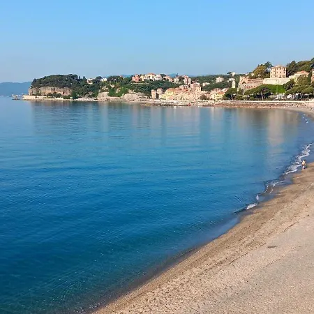 Tramonti E Mare, Vista Mare Giardino, La Casa Che In Ogni Stagione Si Trasforma! Apartamento Celle Ligure