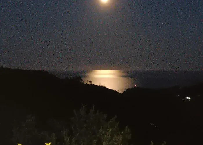 Tramonti E Mare, Vista Mare Giardino, La Casa Che In Ogni Stagione Si Trasforma!