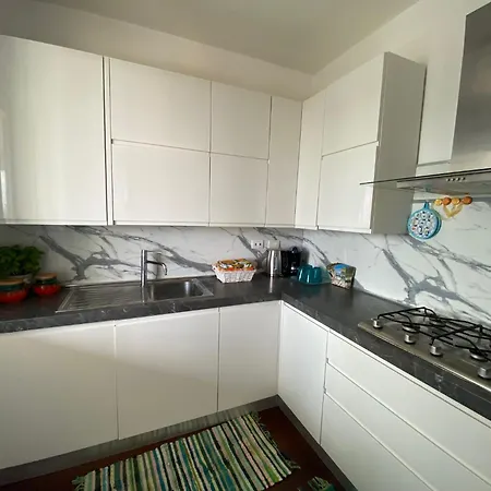 Apartment Tramonti E Mare, Vista Mare Giardino, La Casa Che In Ogni Stagione Si Trasforma!